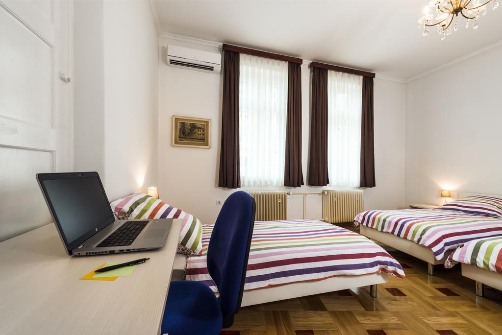 Vila Regina Rooms كارلوفاتش المظهر الخارجي الصورة