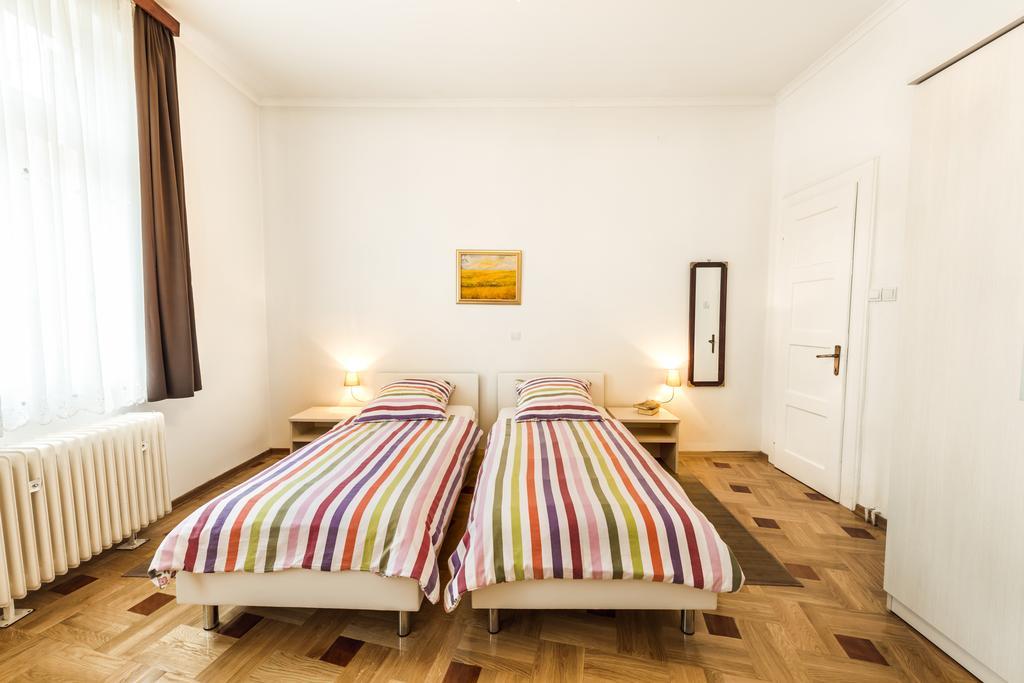 Vila Regina Rooms كارلوفاتش المظهر الخارجي الصورة