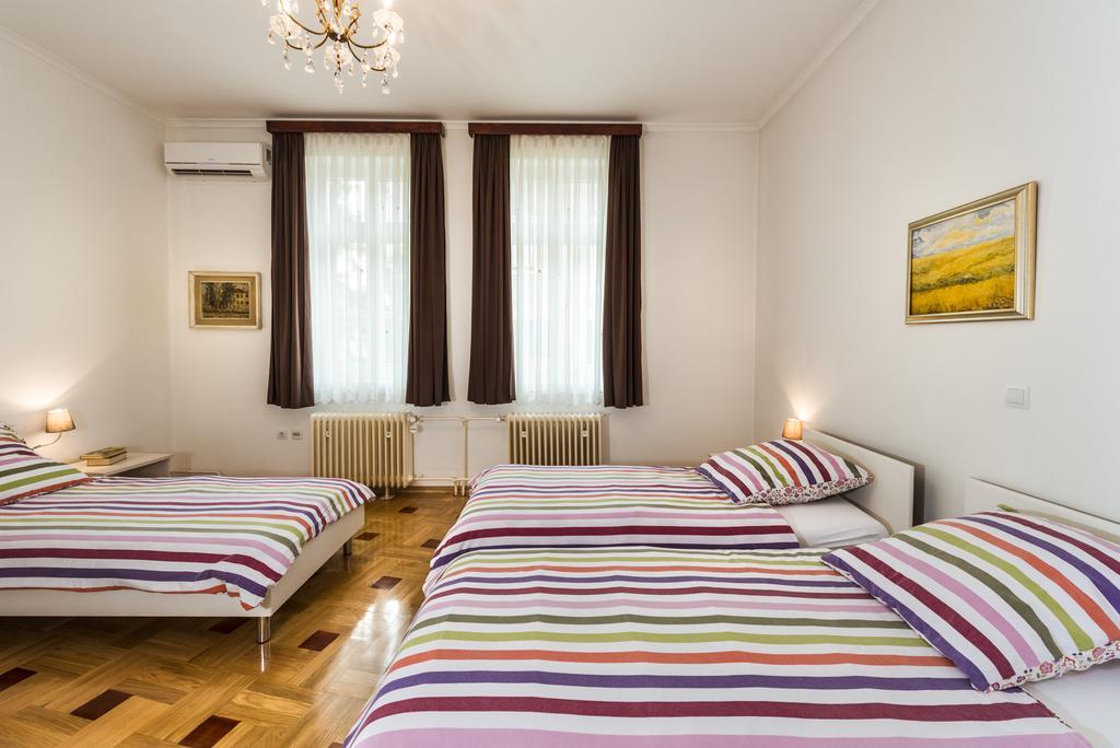 Vila Regina Rooms كارلوفاتش المظهر الخارجي الصورة